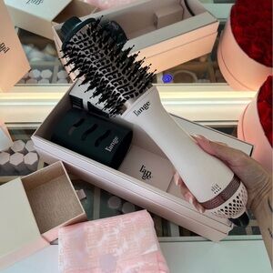 L'ange White Hair Dryer Brush